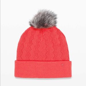 Lululemon Sherpa Weave Pom Beanie - Watermelon red